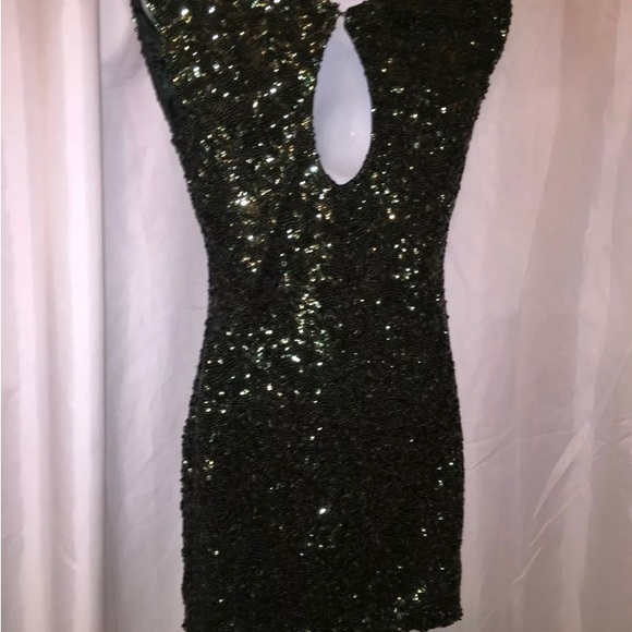 Alice + Olivia SIZE SMALL forest green cluster sequin mini - Picture 10 of 10